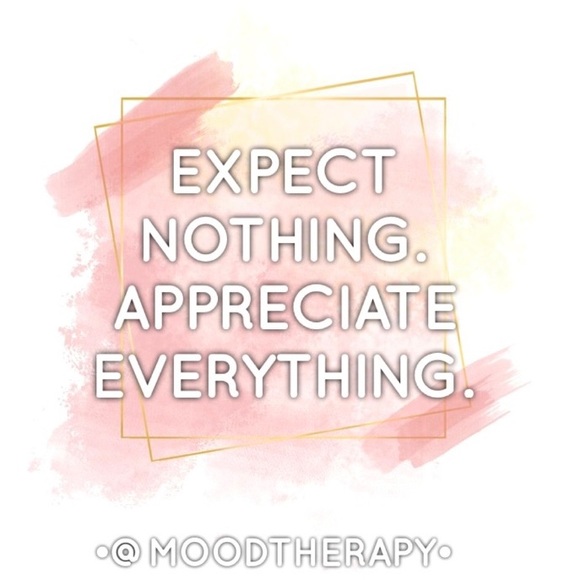 ❤︎Cute 925 Sterling Silver Small Sized 7mm Heart Shaped Stud Earrings❤︎ - Picture 6 of 6